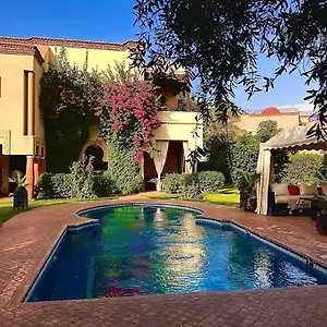  Сasa de vacaciones Villa Aalama
